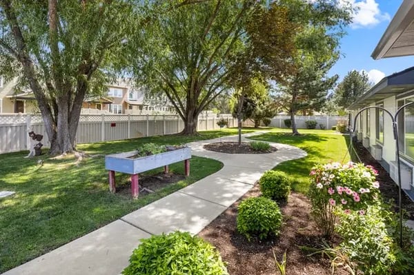 Overland-Court-026-Outdoor Common Area