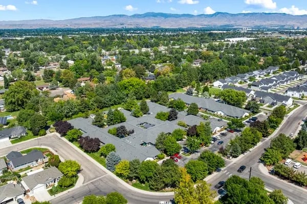 Overland-Court-033-Exterior